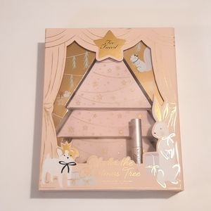 Too faced under the Christmas tree  NEW